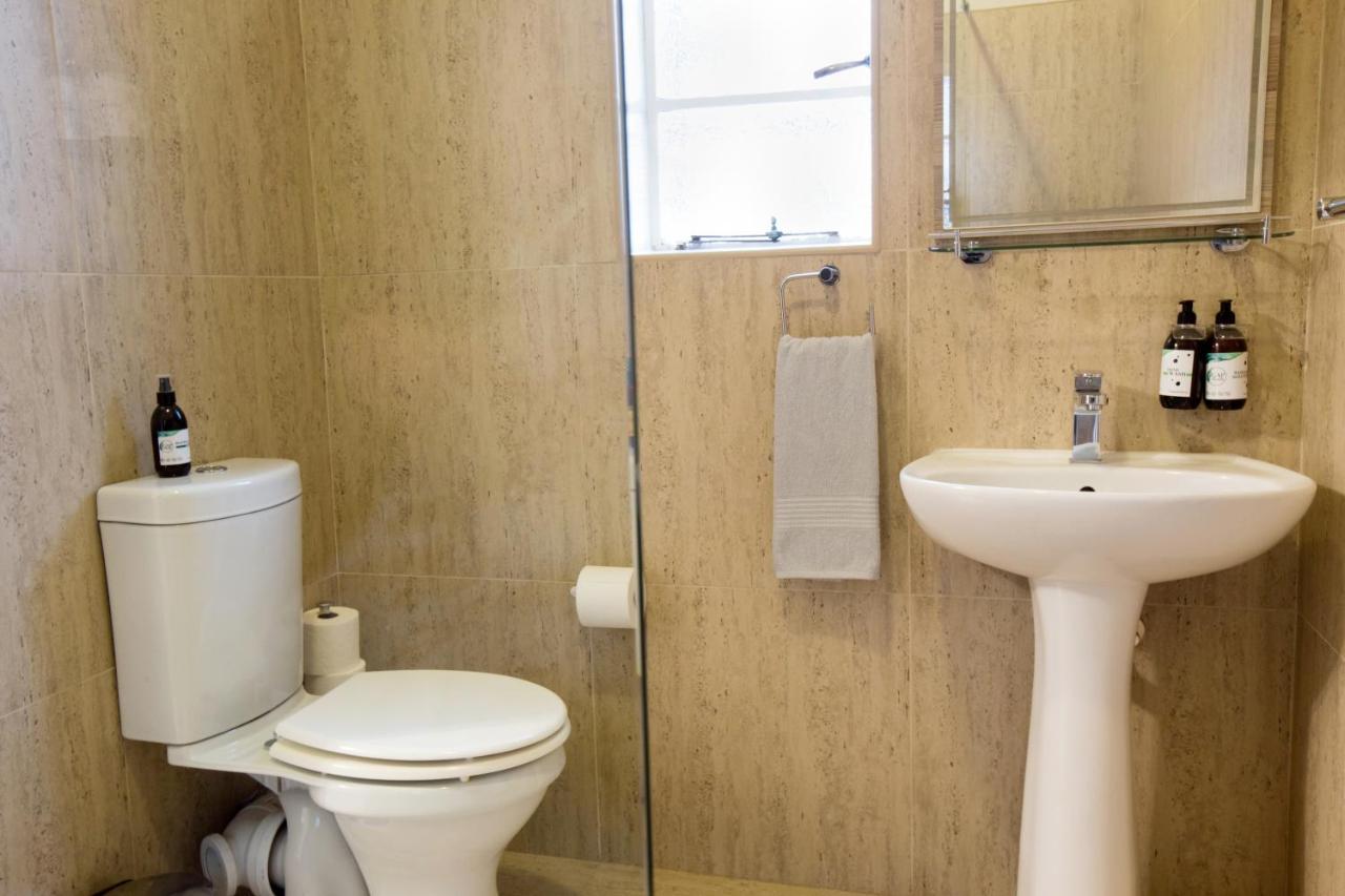 Melville Gap Guesthouse ヨハネスブルグ エクステリア 写真