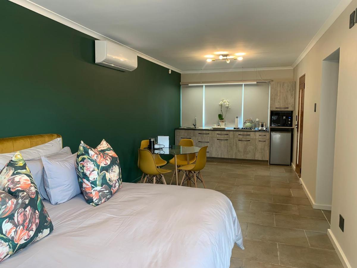 Melville Gap Guesthouse ヨハネスブルグ エクステリア 写真