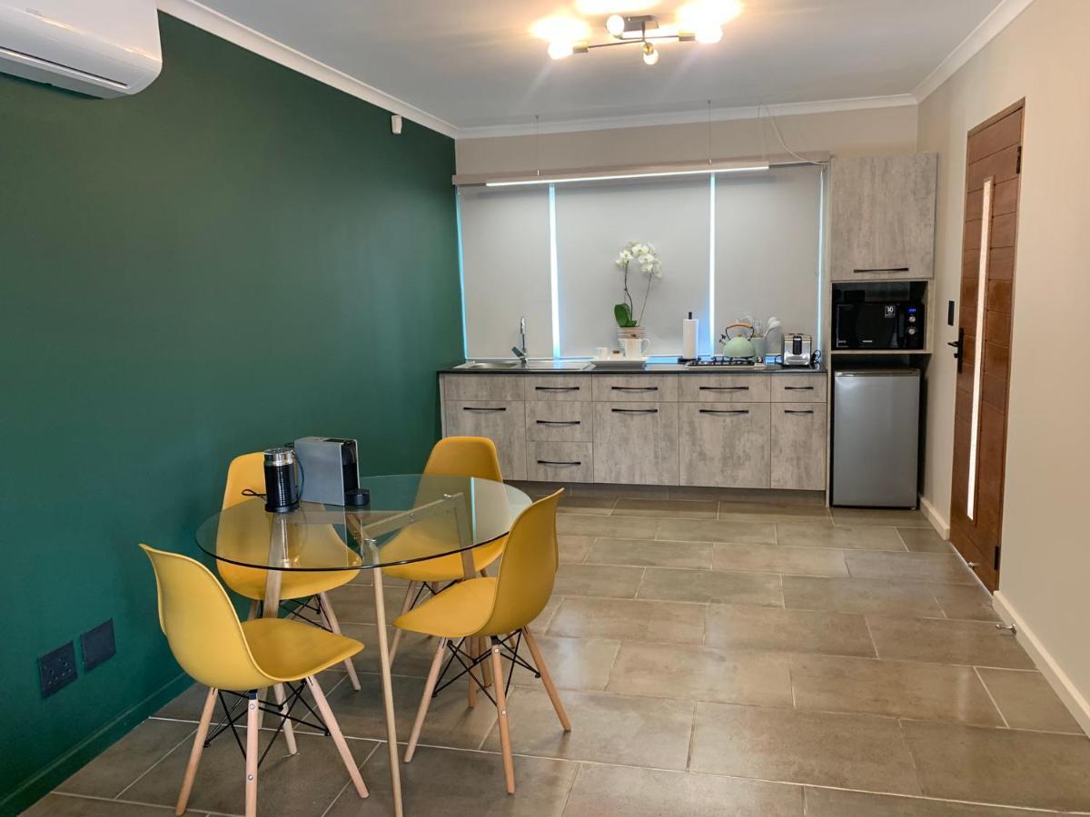 Melville Gap Guesthouse ヨハネスブルグ エクステリア 写真